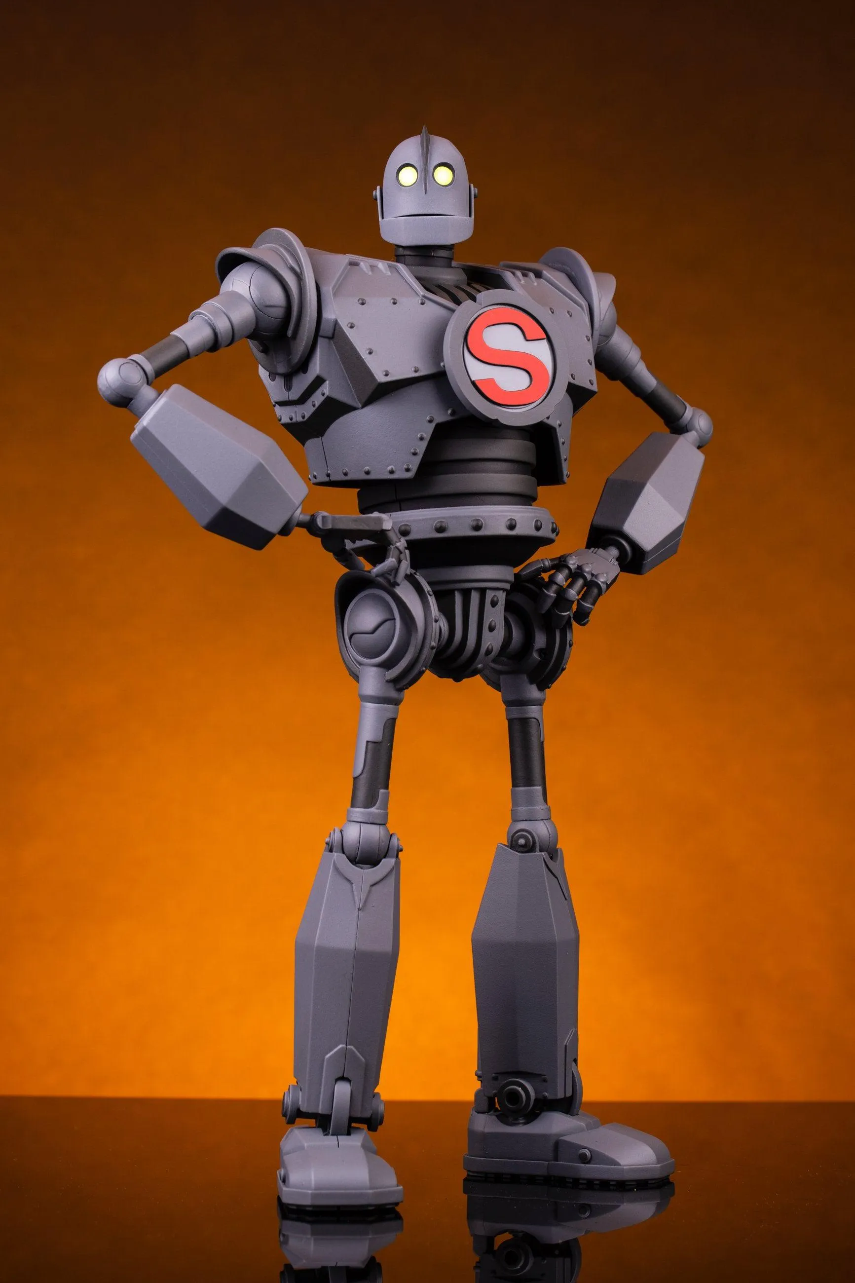 Iron Giant MONDO MECHA 12.5" Figure