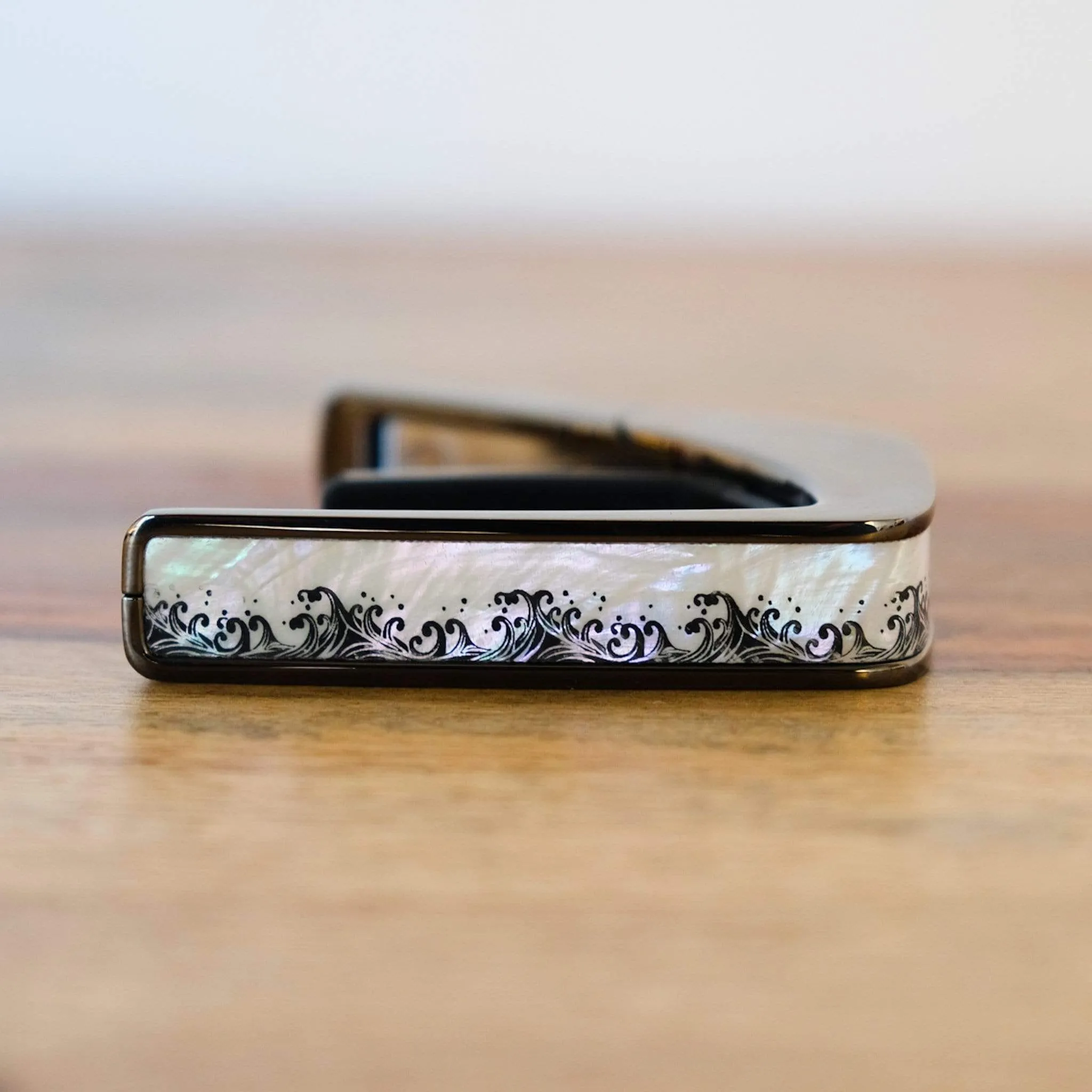 White Pearl Waves | Deluxe Capo