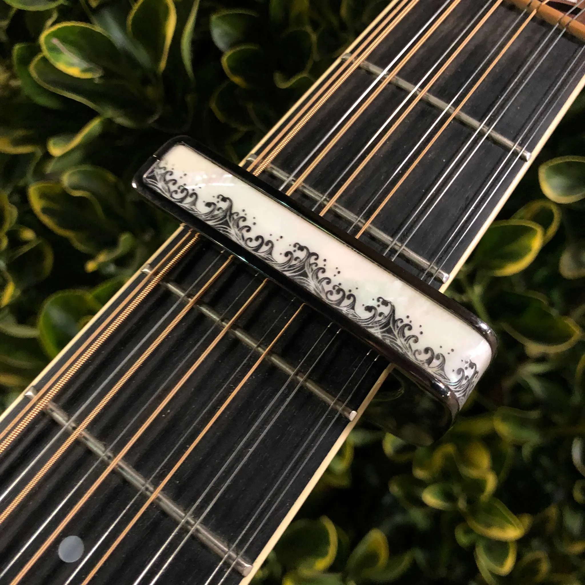White Pearl Waves | Deluxe Capo